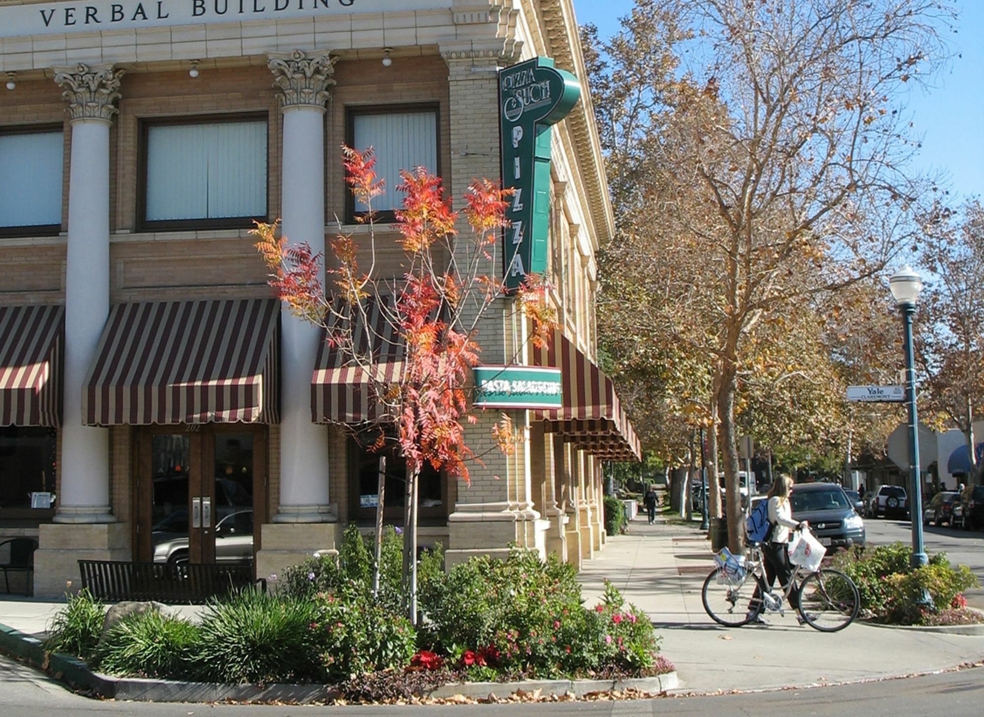 Doubletree By Hilton Claremont Hotel Amenities photo